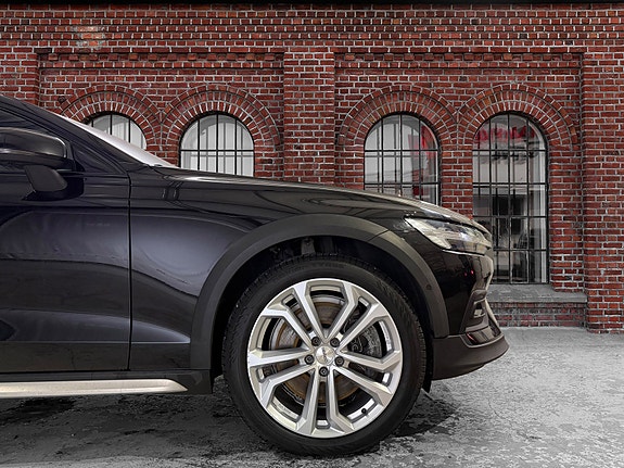 Volvo V60 Cross Country 4 of 26