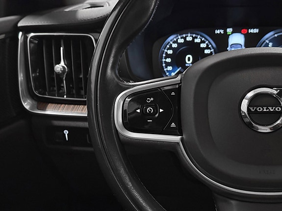 Volvo V60 Cross Country 15 of 26