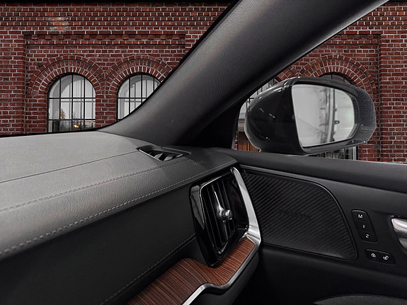 Volvo V60 Cross Country 21 of 26