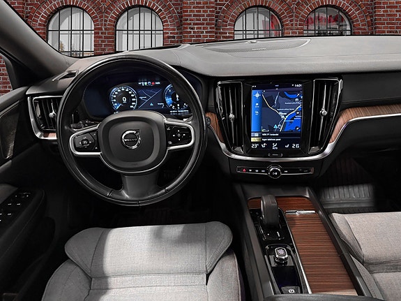 Volvo V60 Cross Country 13 of 26