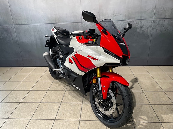 Yamaha R3  A2 4 of 20