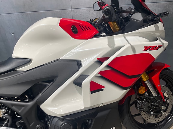 Yamaha R3  A2 19 of 20