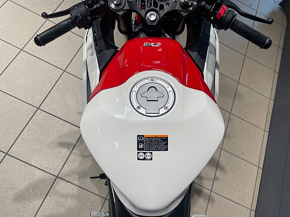 Yamaha R3  A2 13 of 20