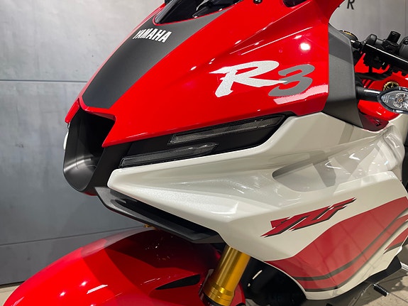 Yamaha R3  A2 9 of 20
