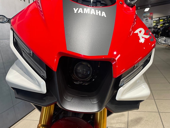 Yamaha R3  A2 12 of 20