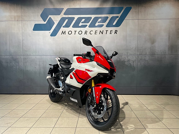 Yamaha R3  A2 2 of 20