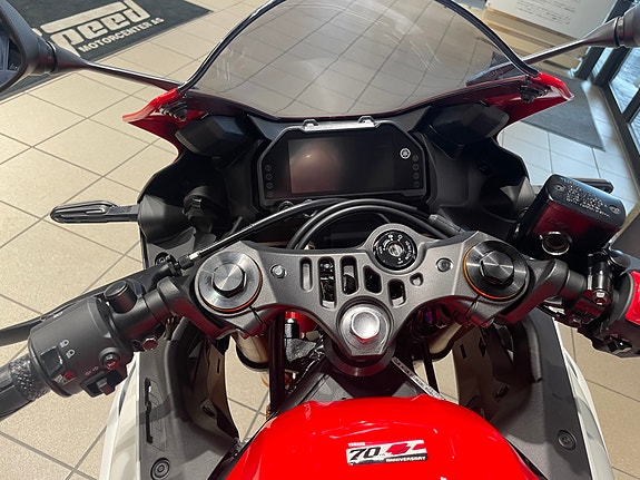 Yamaha R3  A2 14 of 20