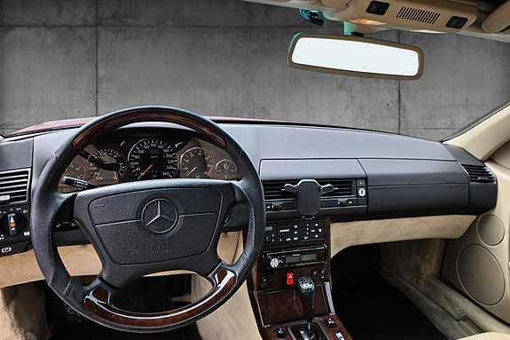Mercedes-Benz SL500 23 of 30