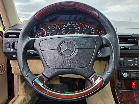 Mercedes-Benz SL500 29 of 30