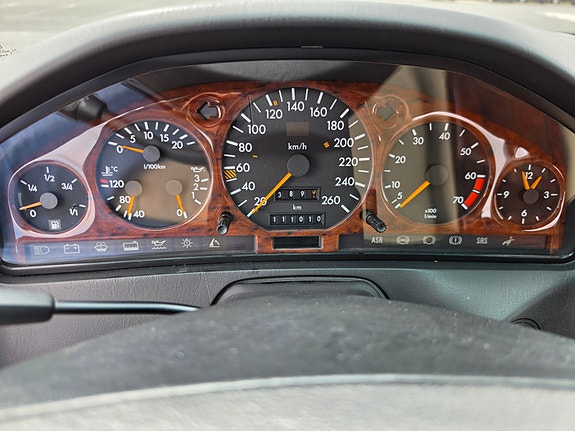 Mercedes-Benz SL500 30 of 30