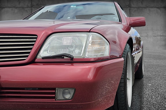 Mercedes-Benz SL500 20 of 30
