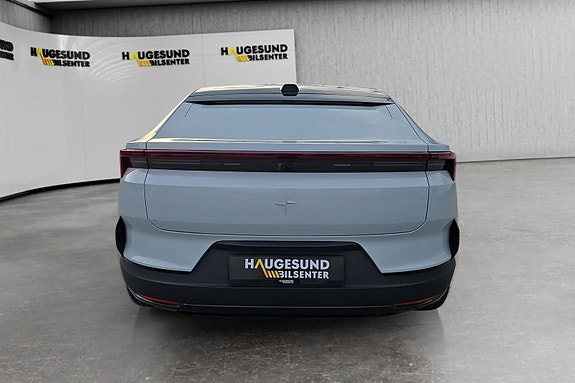 Polestar 4 8 of 22