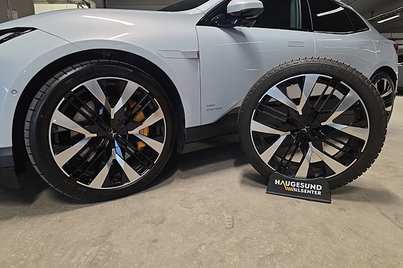 Polestar 4 10 of 22
