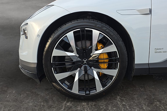 Polestar 4 9 of 22