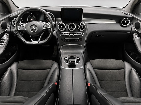 Mercedes-Benz GLC350 e 19 of 26