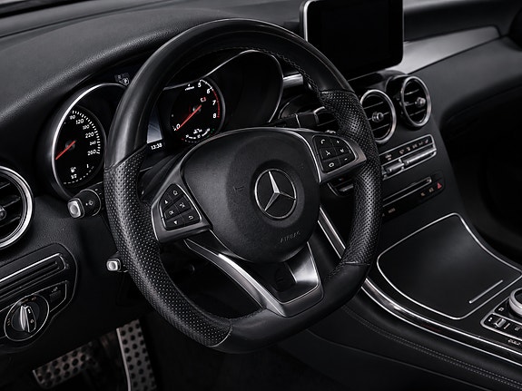 Mercedes-Benz GLC350 e 20 of 26