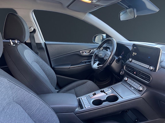 Hyundai Kona 12 of 25