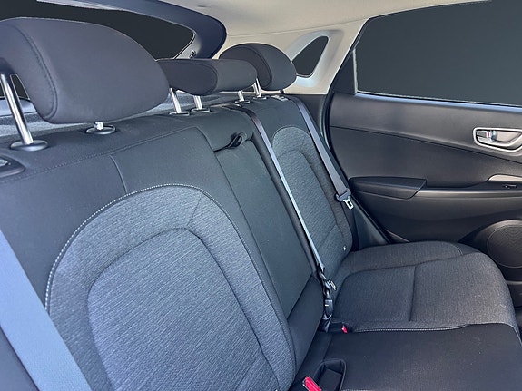 Hyundai Kona 11 of 25