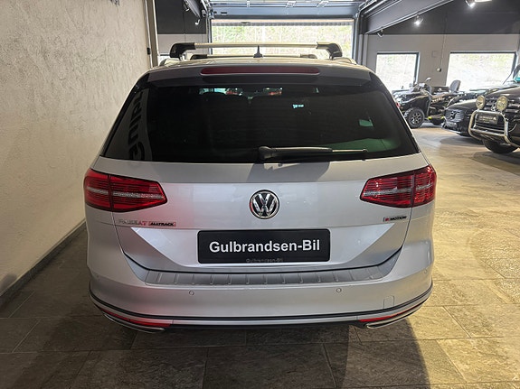 Volkswagen Passat Alltrack 6 of 30