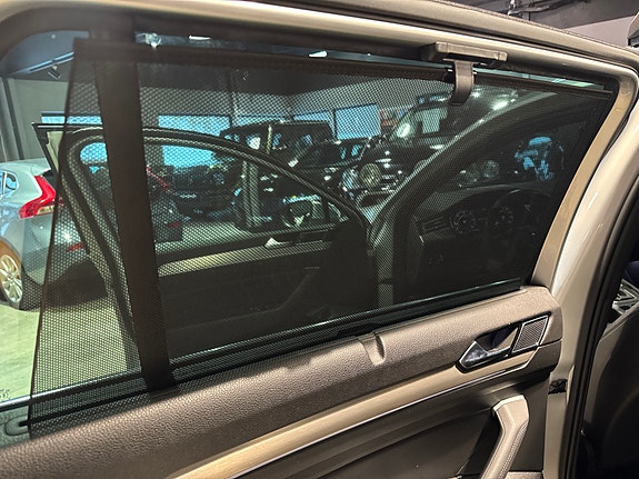 Volkswagen Passat Alltrack 28 of 30