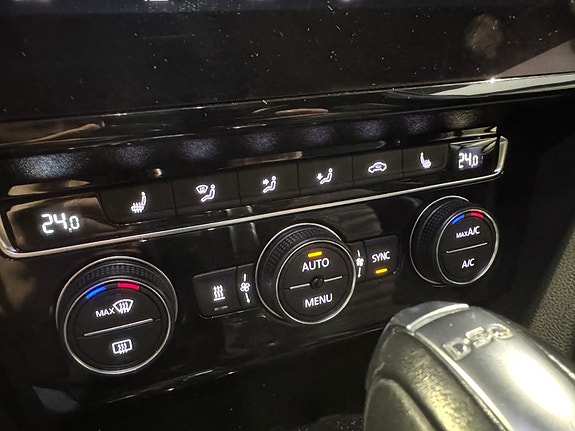 Volkswagen Passat Alltrack 15 of 30