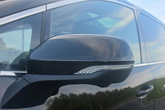 Maxus Euniq 5 9 of 30