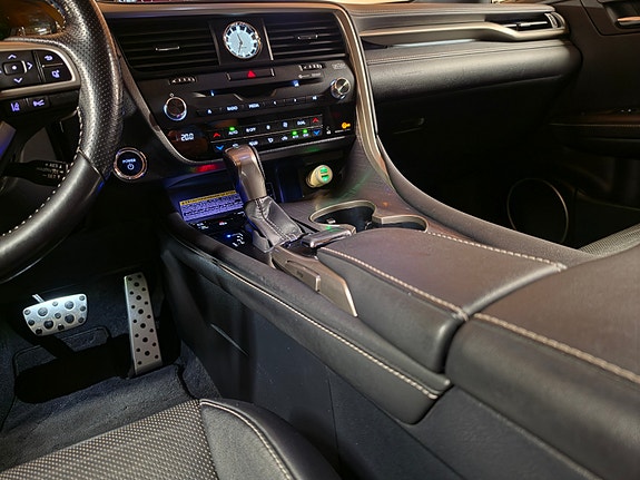 Lexus RX450h 28 of 30
