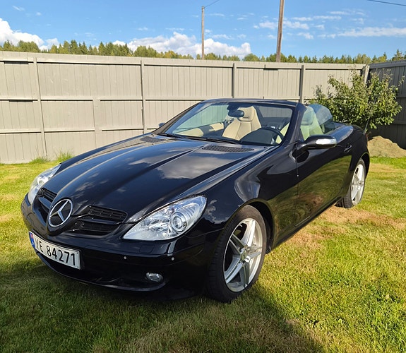 Mercedes-Benz SLK200 3 of 30