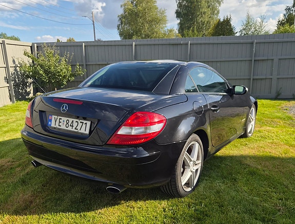 Mercedes-Benz SLK200 10 of 30