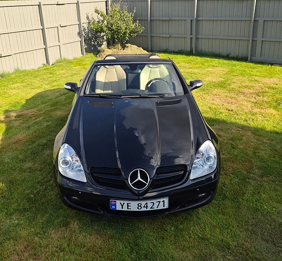 Mercedes-Benz SLK200 7 of 30