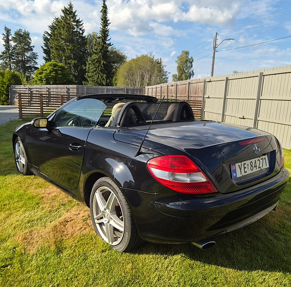 Mercedes-Benz SLK200 8 of 30