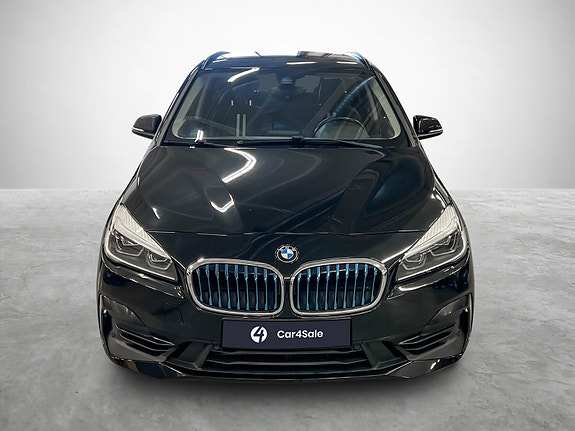 BMW 225xe 8 of 30