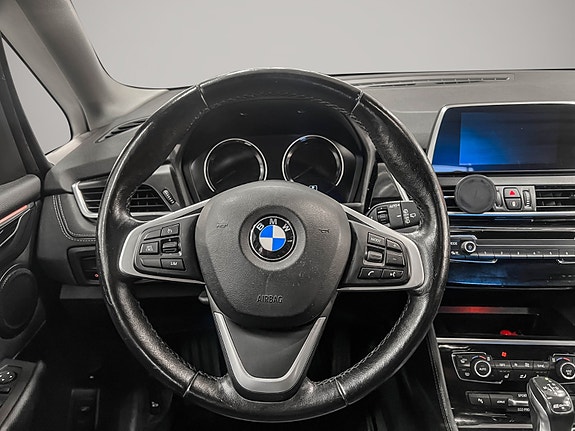 BMW 225xe 13 of 30