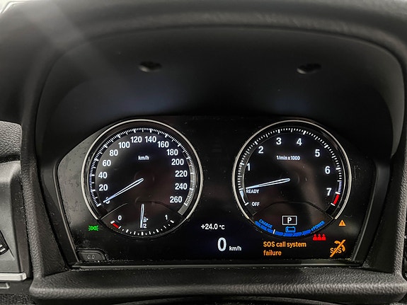 BMW 225xe 14 of 30