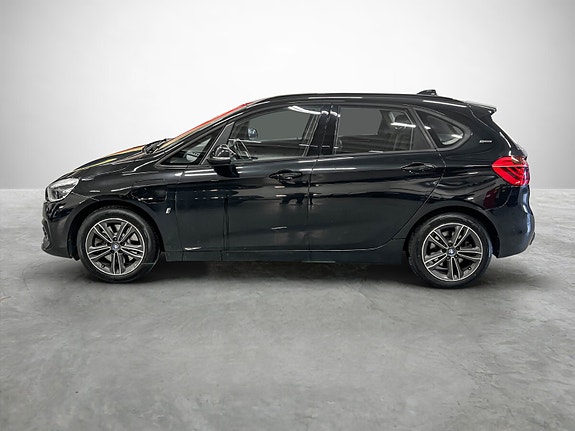 BMW 225xe 2 of 30