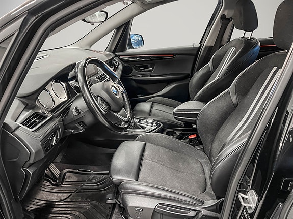BMW 225xe 11 of 30