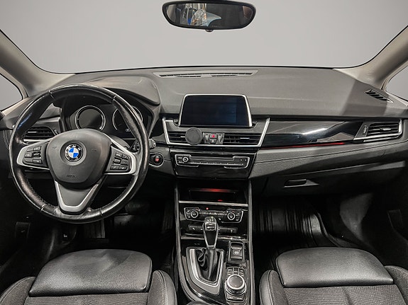 BMW 225xe 12 of 30