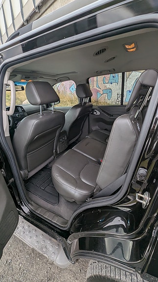 Nissan Pathfinder 19 of 30