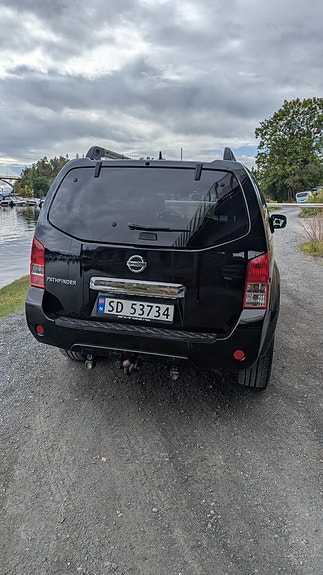 Nissan Pathfinder 3 of 30