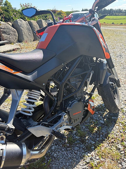 KTM 125 Duke 3 of 16