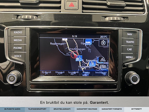 Volkswagen Golf VII 22 of 27