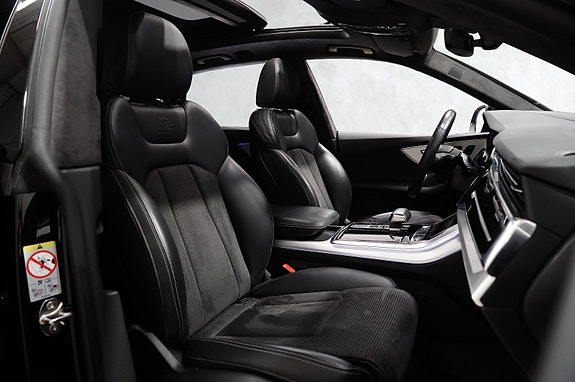 Audi Q8 21 of 30
