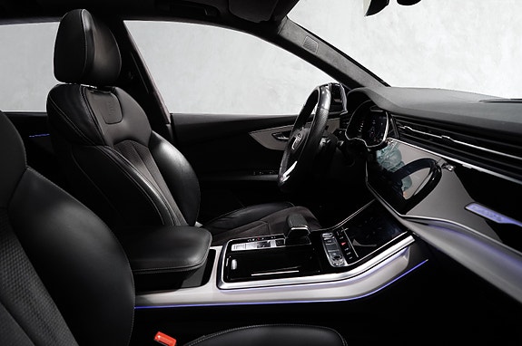 Audi Q8 25 of 30
