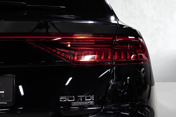 Audi Q8 12 of 30