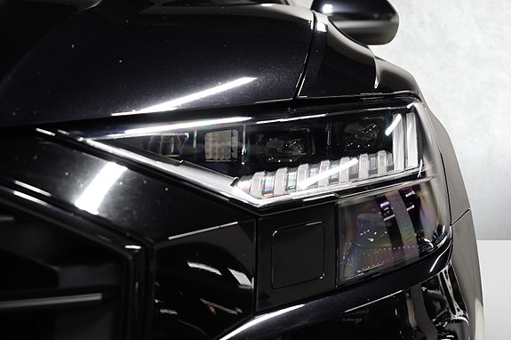 Audi Q8 6 of 30