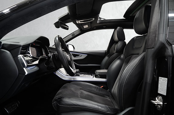 Audi Q8 20 of 30