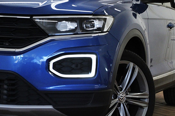 Volkswagen T-Roc 8 of 30