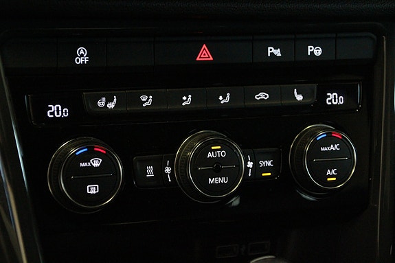 Volkswagen T-Roc 19 of 30