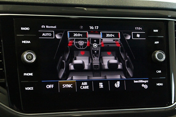 Volkswagen T-Roc 26 of 30