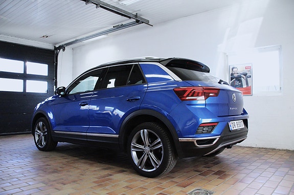 Volkswagen T-Roc 4 of 30